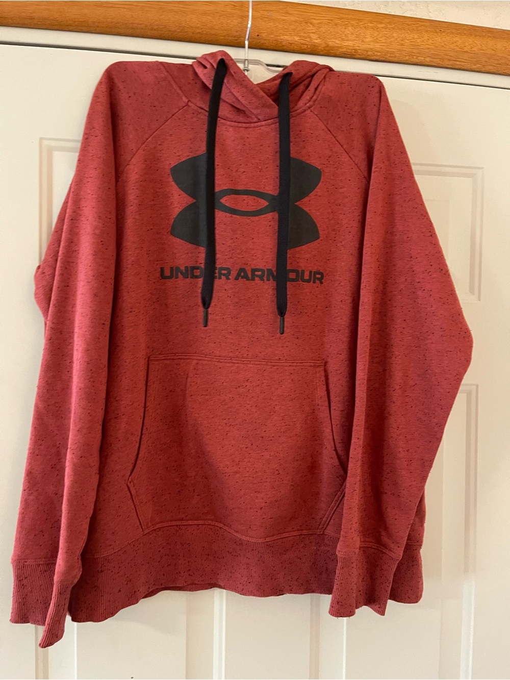 Under Armour Hoodie Sweatshirt Red Charcoal Pullover Mens Size Medium